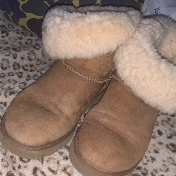 COPY - UGG Boots Button Bailey - Picture 4 of 4